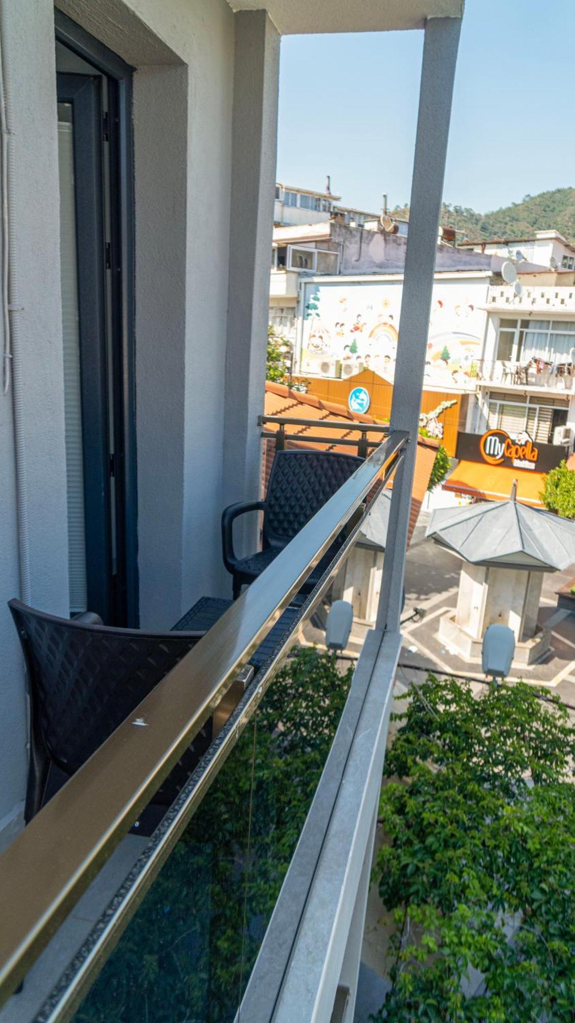 Port Marmaris Rooms Exteriör bild